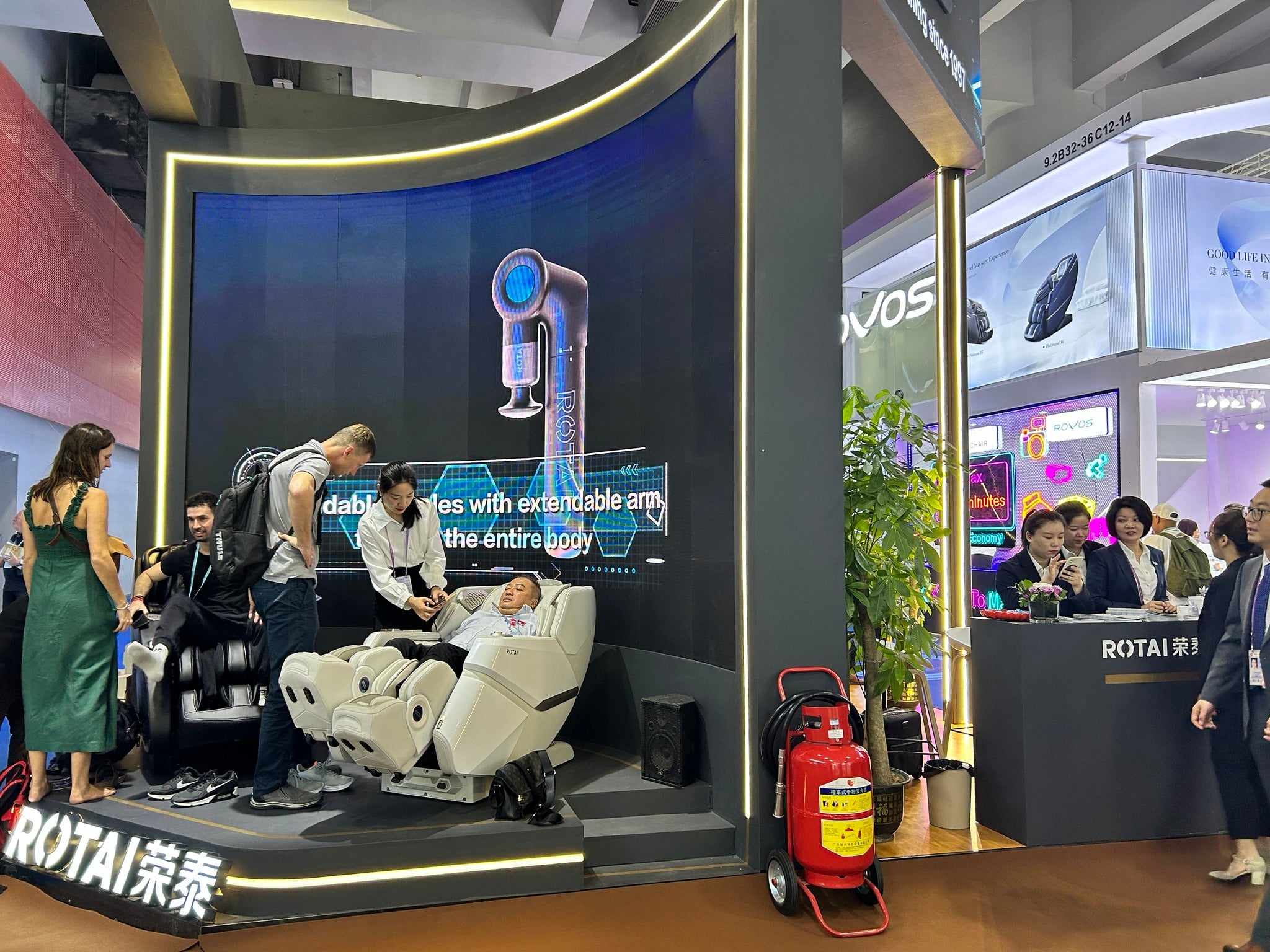 Rotai - Best Massage Chair in Dubai, UAE - Shop massage chairs in Abu Dhabi, UAE, Saudi Arabia كرسي التدليك